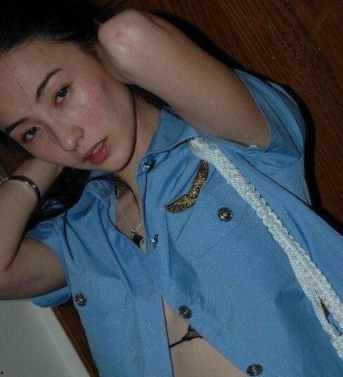 张柏芝吃瓜照片真实,真实生活状态引网友热议