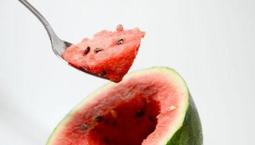 减脂晚上吃瓜好吗,吃瓜真的可行吗？